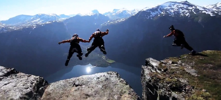 freefly-base-jump-in-norway-red-bull-soul-flyers